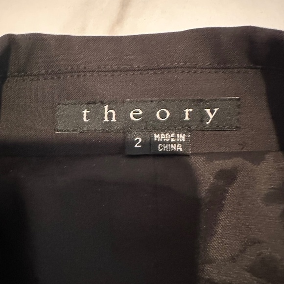 NWOT Theory Nichelle Tailor Black Blazer Size 2. Pristine. - Picture 9 of 9